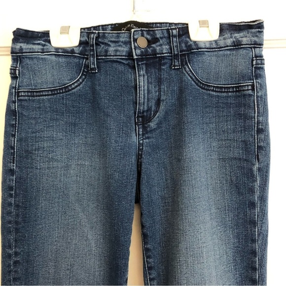 Calvin Klein Jeans Talla. Mid rise Skinny leg denim. Soft & stretchy Size 4 - Picture 3 of 11